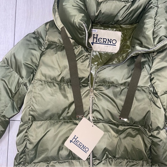 Herno Puffer Jacket - Picture 7 of 7